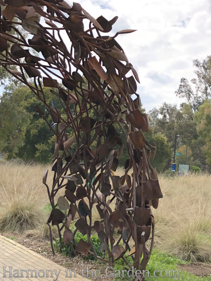 four season structure with trellises tuteurs obelisks