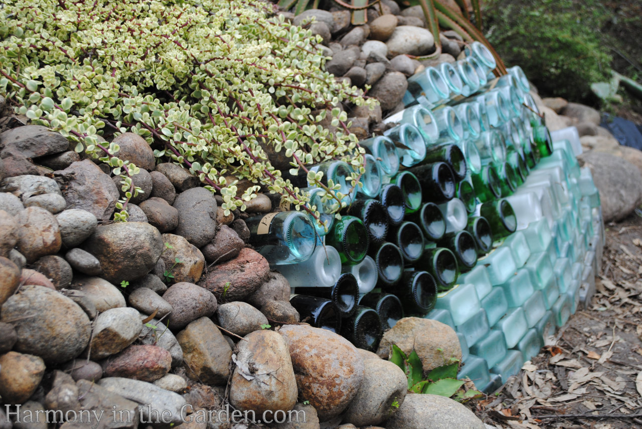 Recyced bottle wall